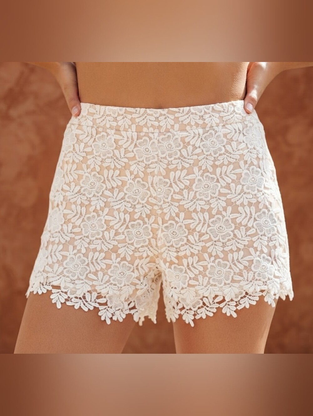 Alice + Olivia White Floral Crochet Lace Shorts Size 4